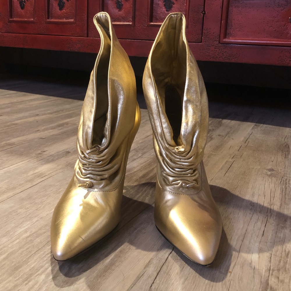 Gold Booties 😍
